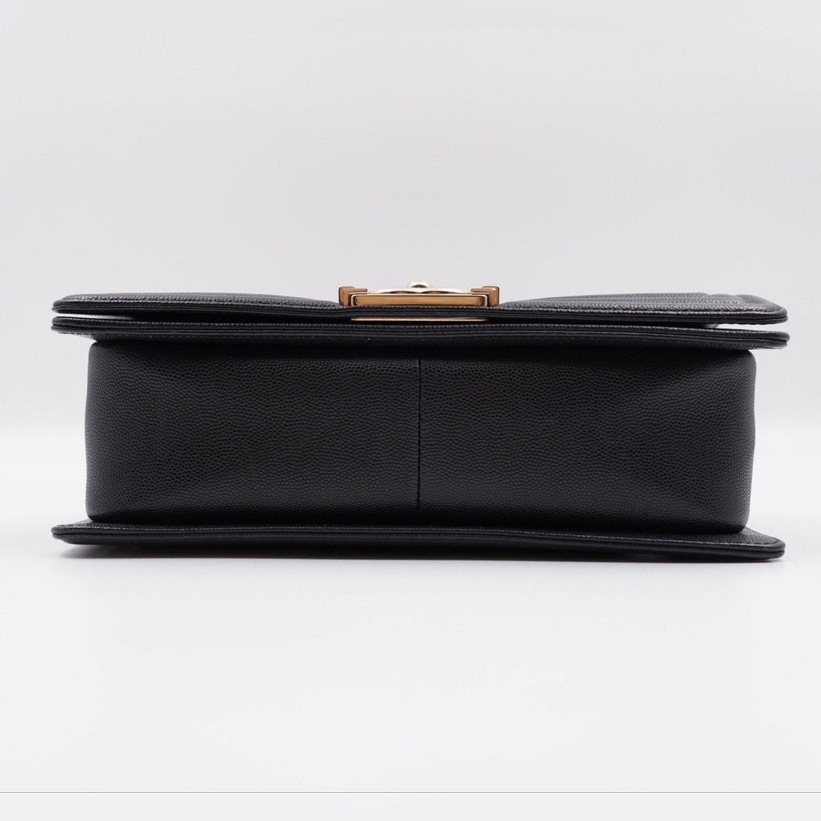 CC26 ❤️ Chanel Caviar Quilted Medium Boy Flap Black