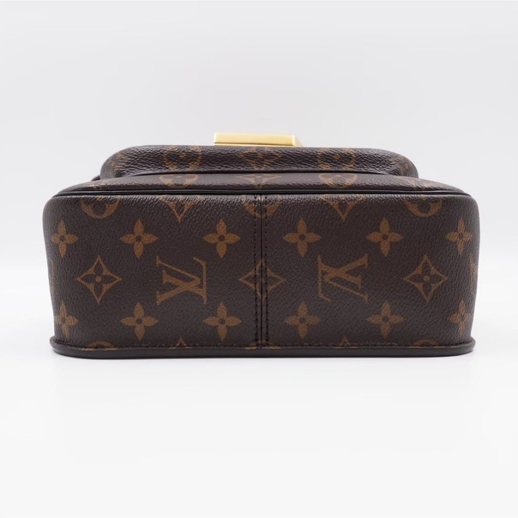 CB49 💟 Louis Vuitton Monogram Passy Crossbody bag