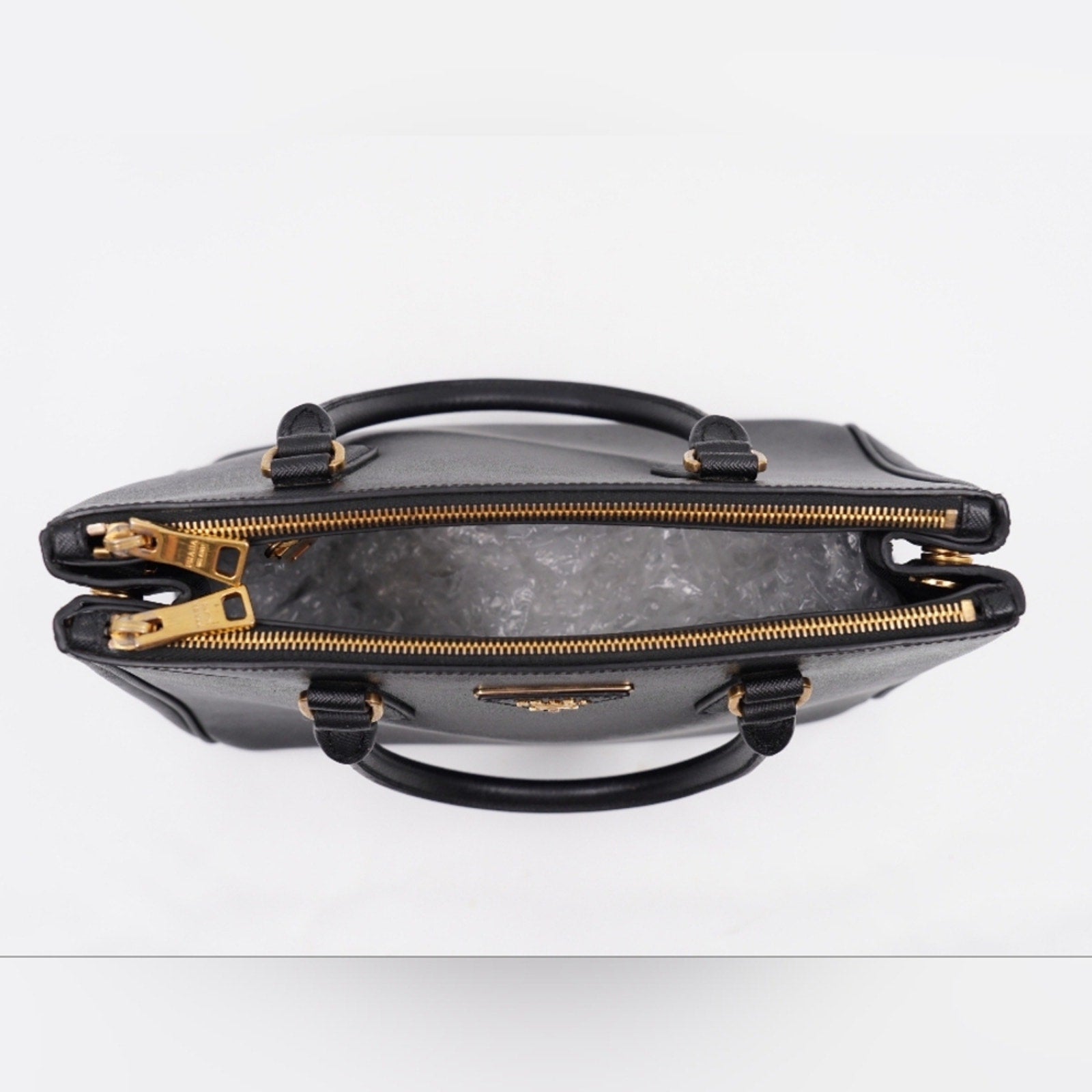 BQ42 💖 Prada Saffiano Leather Shoulder Bag