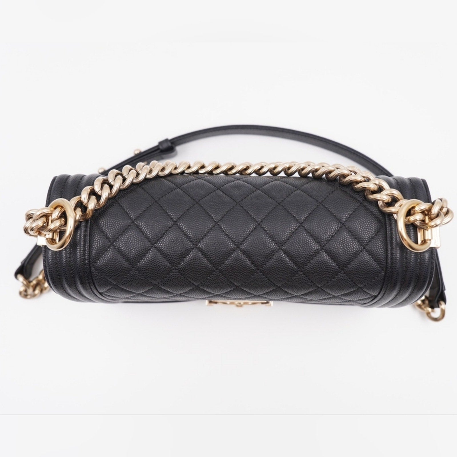 CC26 ❤️ Chanel Caviar Quilted Medium Boy Flap Black