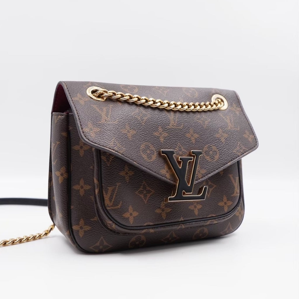 CB49 💟 Louis Vuitton Monogram Passy Crossbody bag