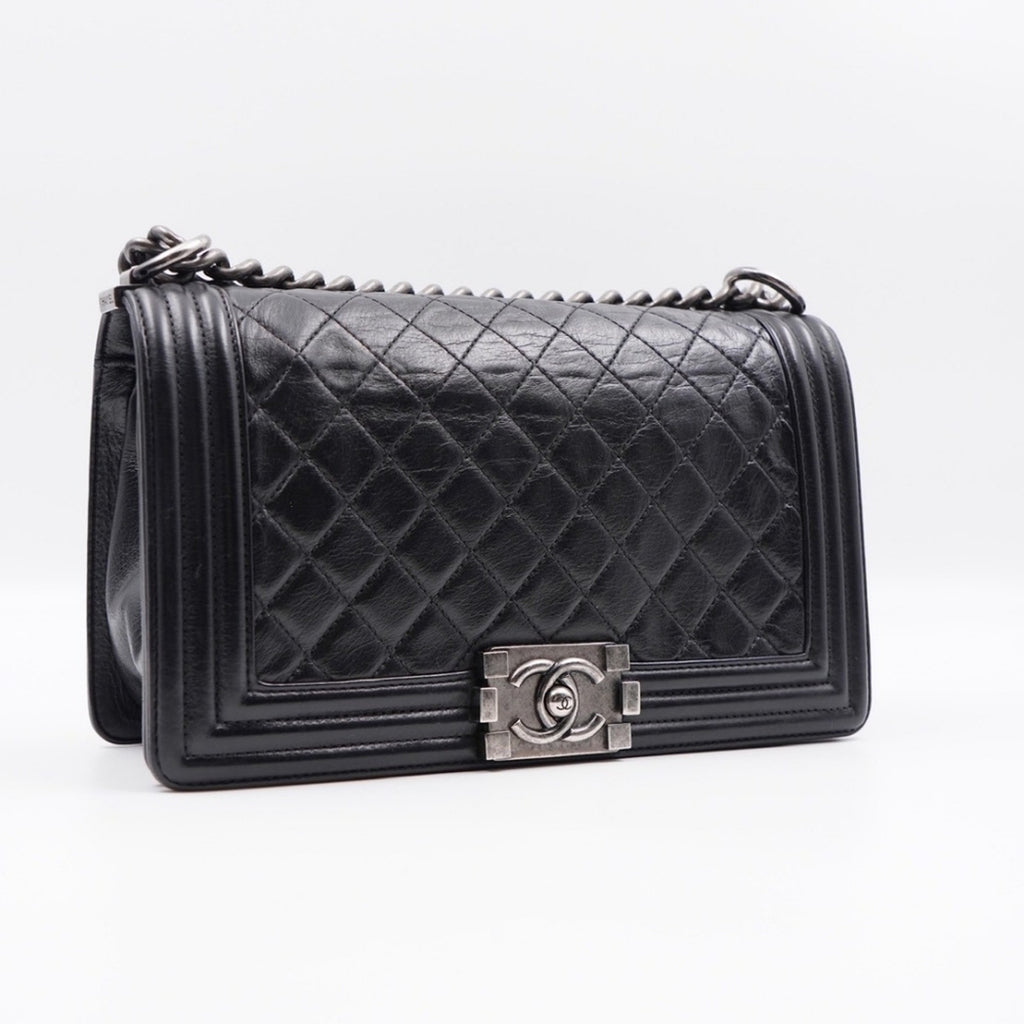 CD04 💖 CHANEL Lambskin Quilted Boy Flap Medium