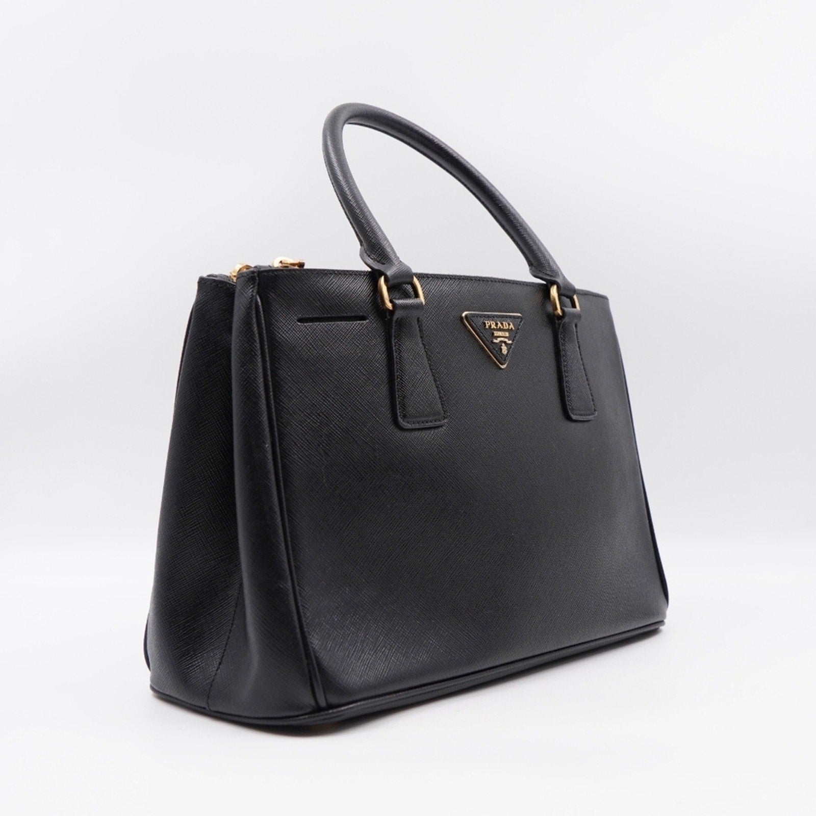 BQ42 💖 Prada Saffiano Leather Shoulder Bag