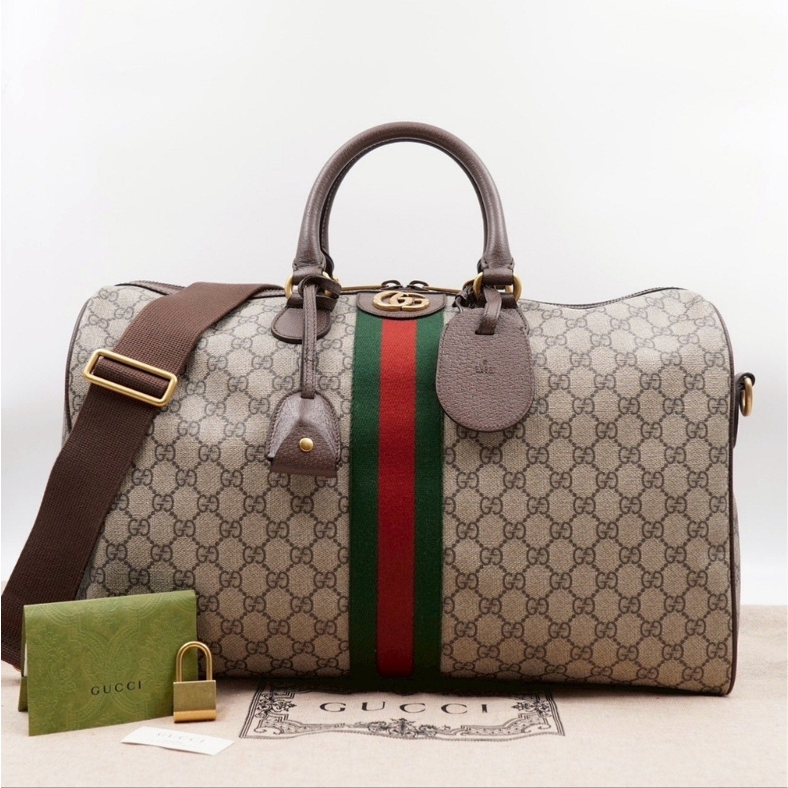 CE36 💟 Gucci GG Ophidia Supreme Savoy medium duffle bag