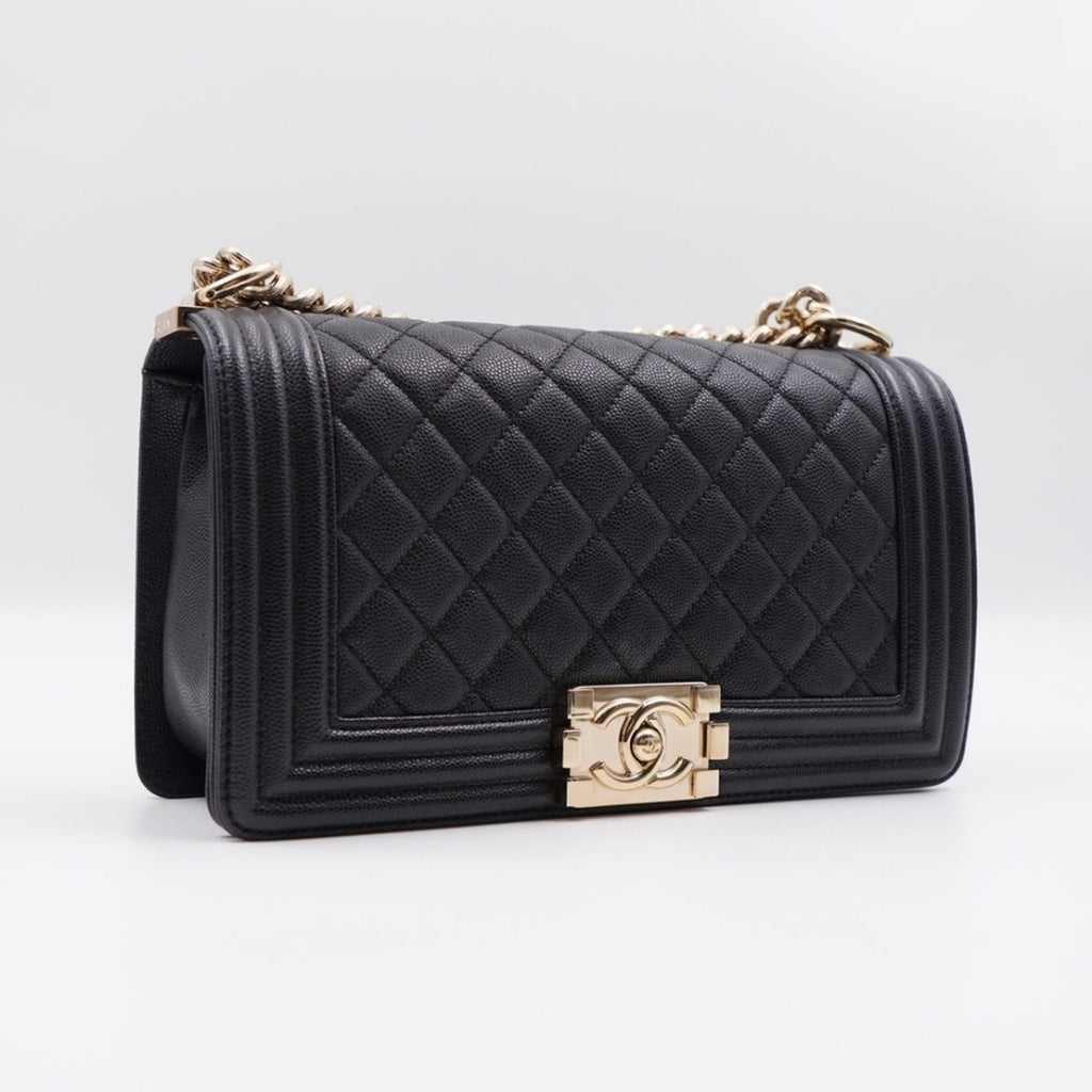 CC26 ❤️ Chanel Caviar Quilted Medium Boy Flap Black