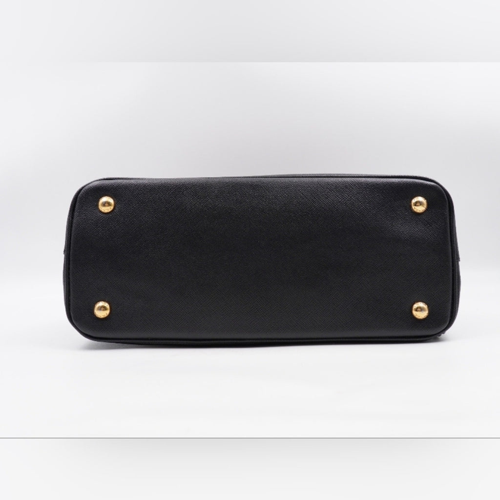 BQ42 💖 Prada Saffiano Leather Shoulder Bag