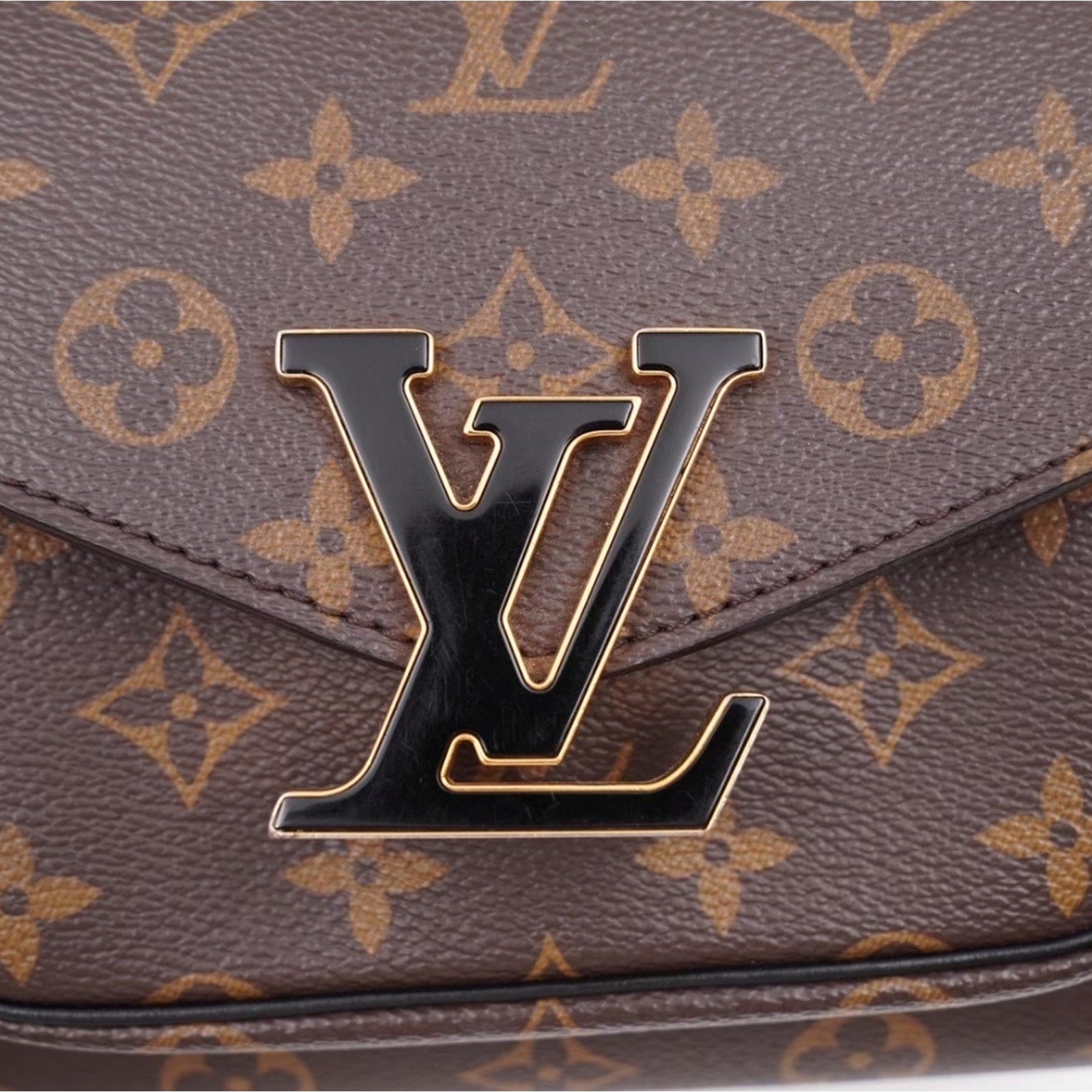 CB49 💟 Louis Vuitton Monogram Passy Crossbody bag