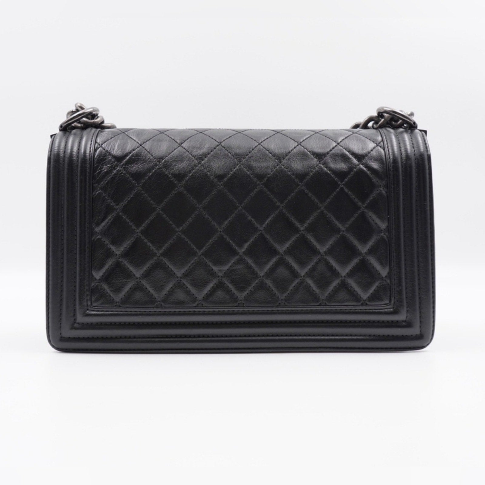 CD04 💖 CHANEL Lambskin Quilted Boy Flap Medium