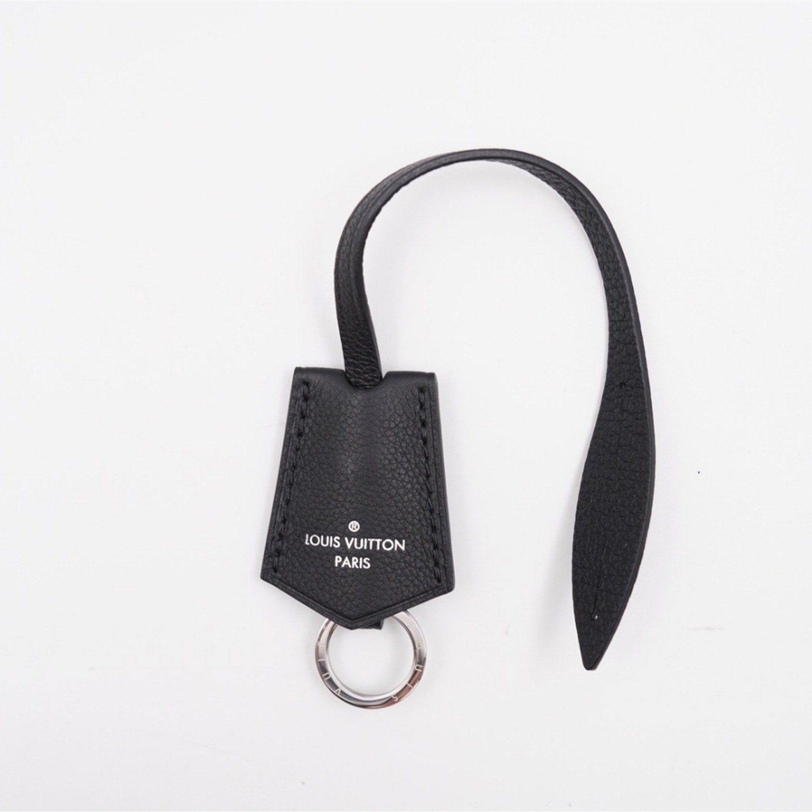 CE31 💟 Louis Vuitton Calfskin Lockme Ever BB Black