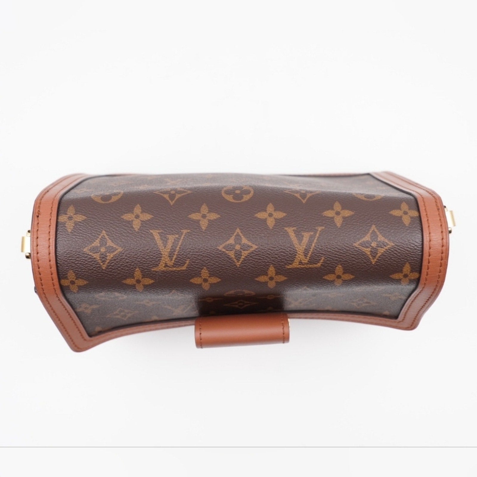 CF13 💟 Louis Vuitton Reverse Monogram Dauphine MM
