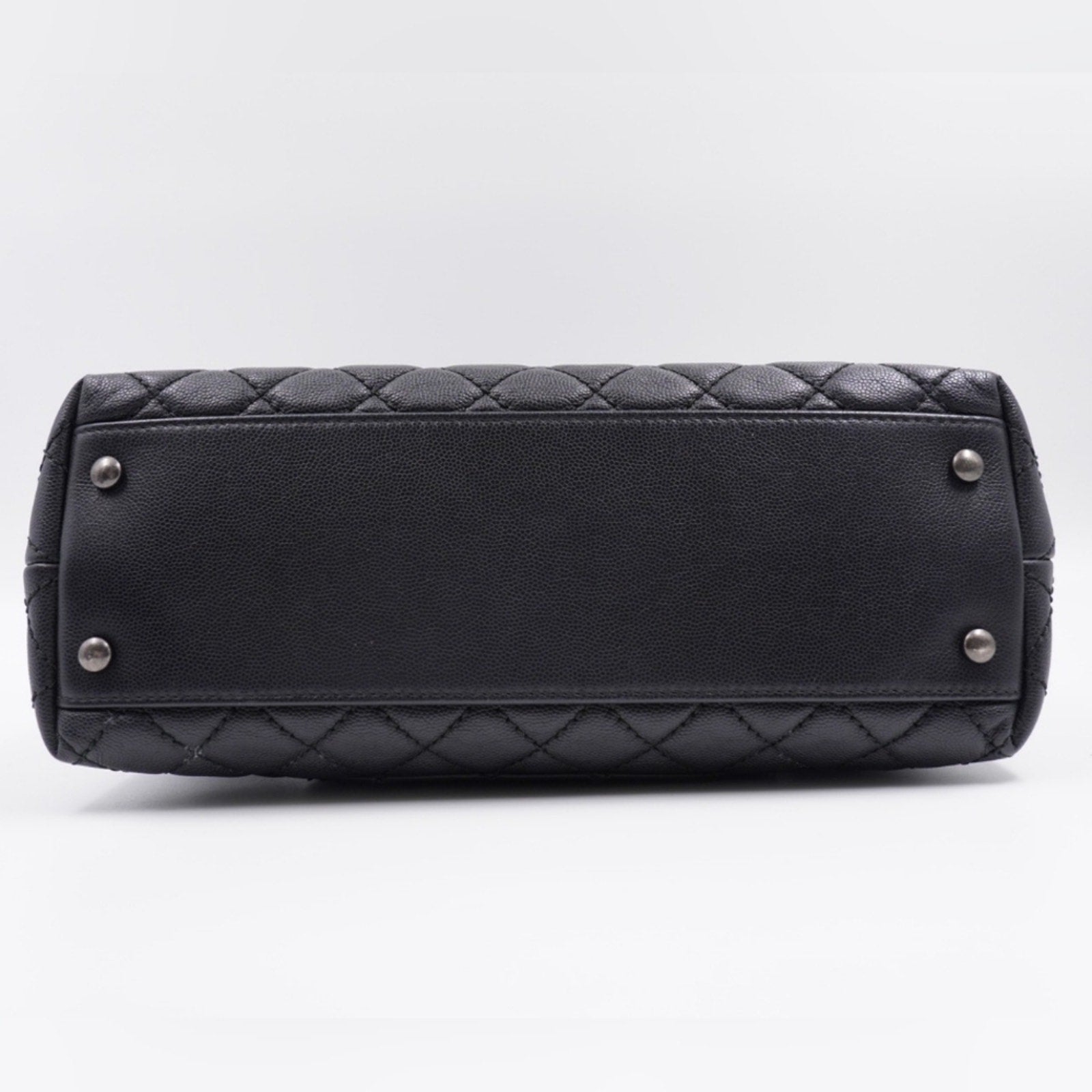 BY09 💕 Chanel Caviar Quilted Small Coco Handle Flap