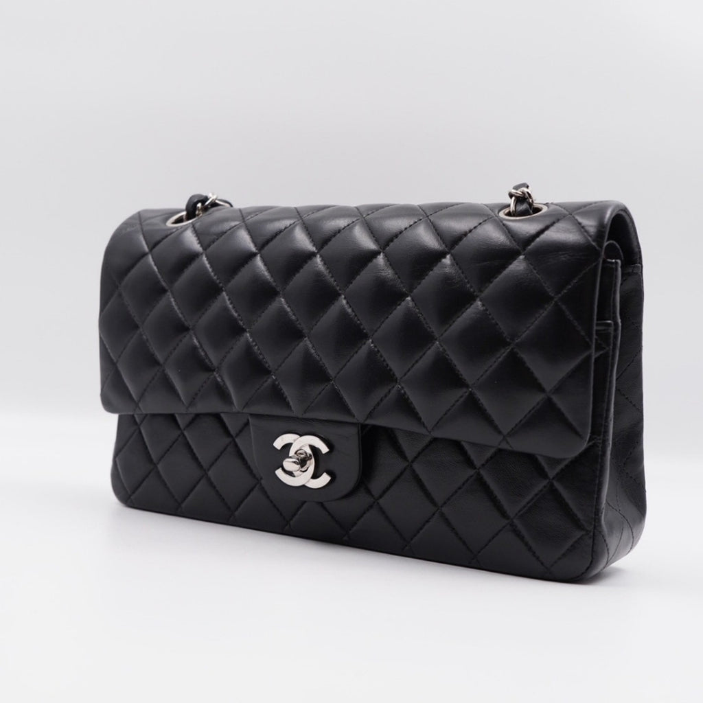 CE06 💖 Chanel Medium Classic Double Flap Bag Lambskin Silver Hardware
