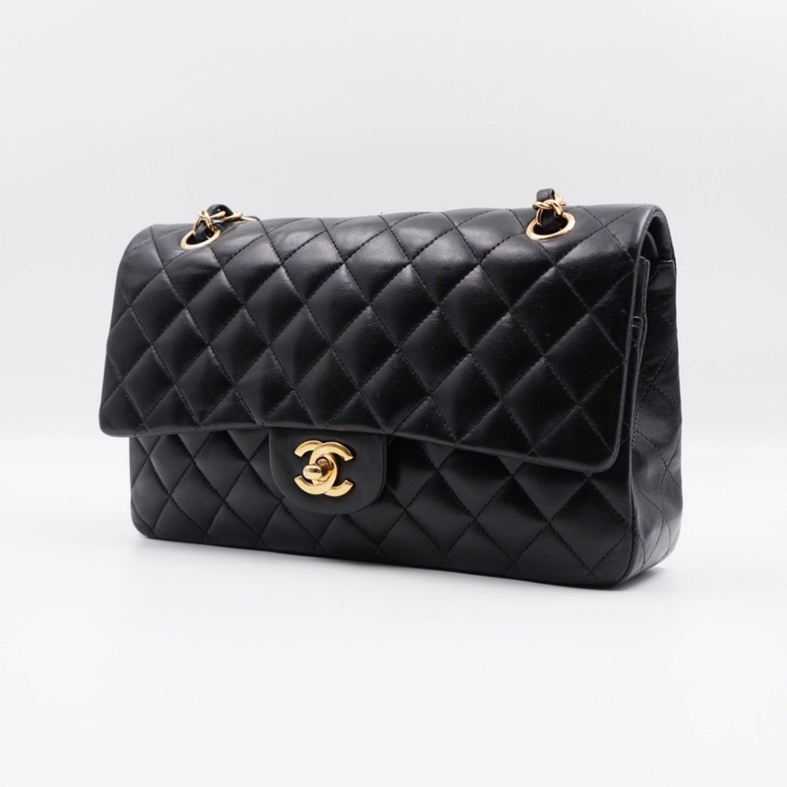 CD16 💖 Chanel Medium Classic Double Flap Bag Lambskin Gold Hardware
