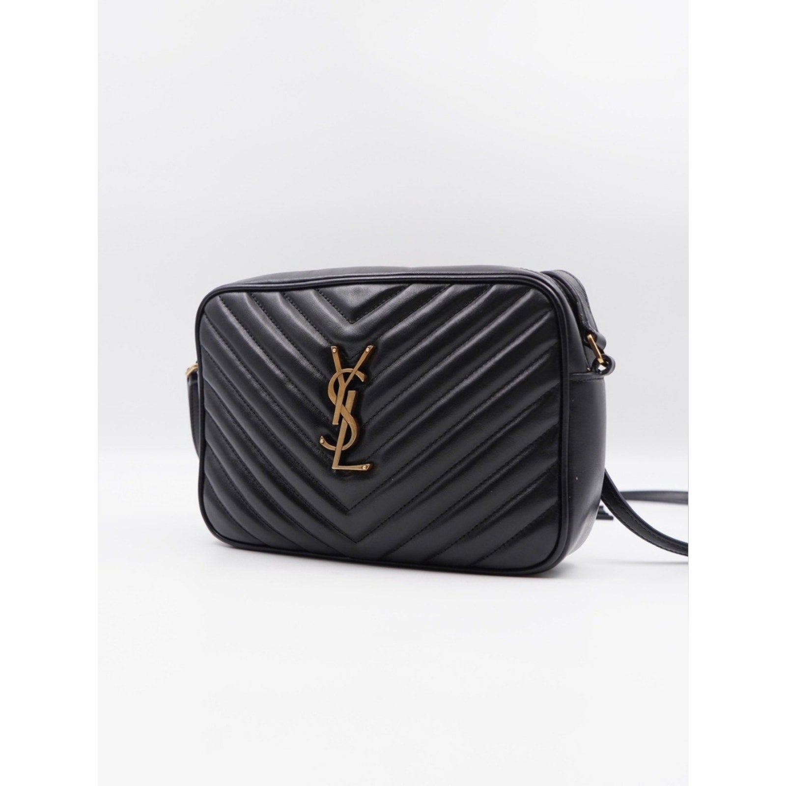 CG40 💗 Saint Laurent Calfskin Matelasse Monogram Lou Camera Bag