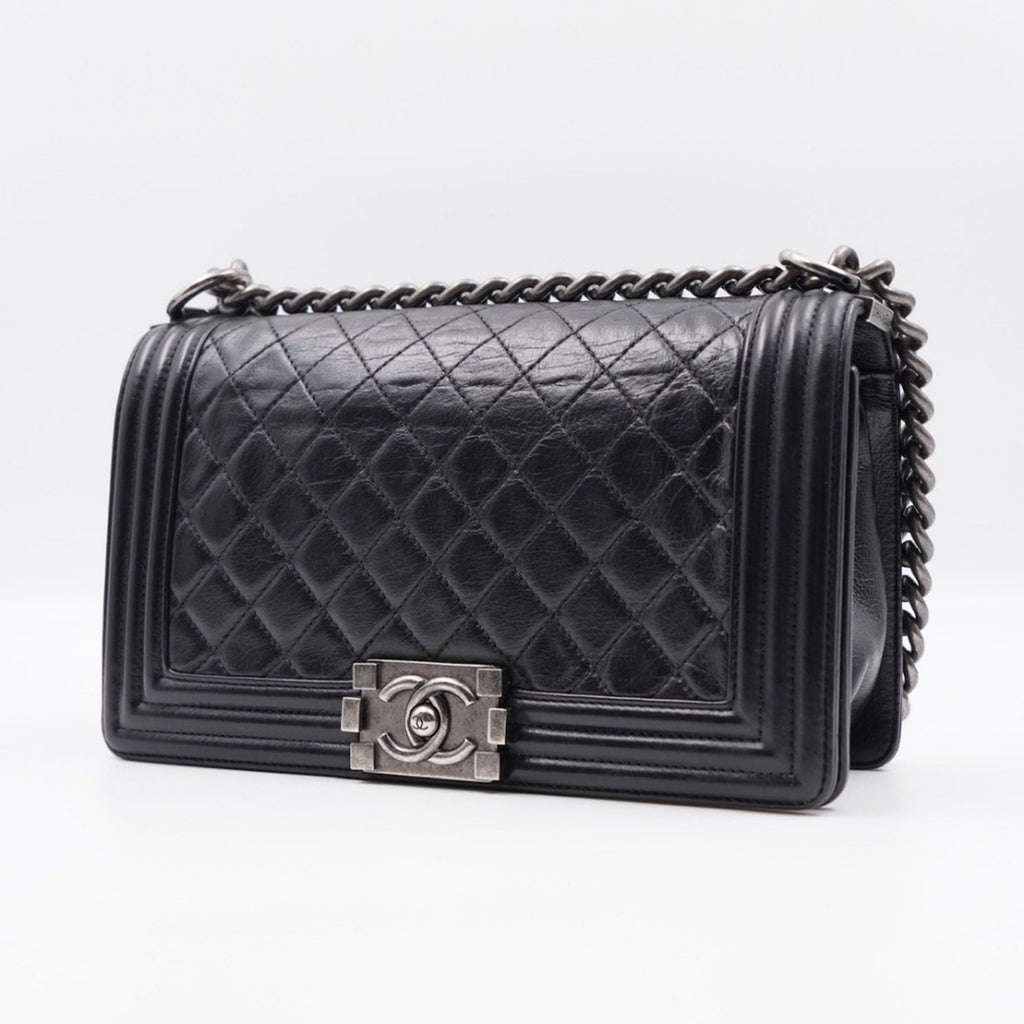CD04 💖 CHANEL Lambskin Quilted Boy Flap Medium