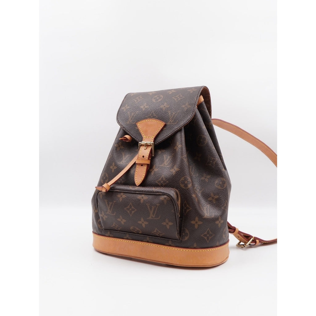 CG44 💗 Louis Vuitton Monogram Montsouris MM Backpack