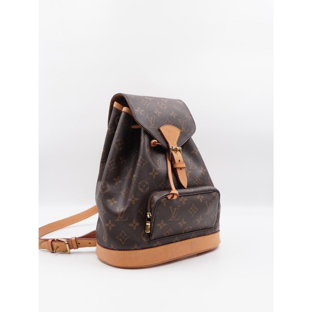 CG44 💗 Louis Vuitton Monogram Montsouris MM Backpack