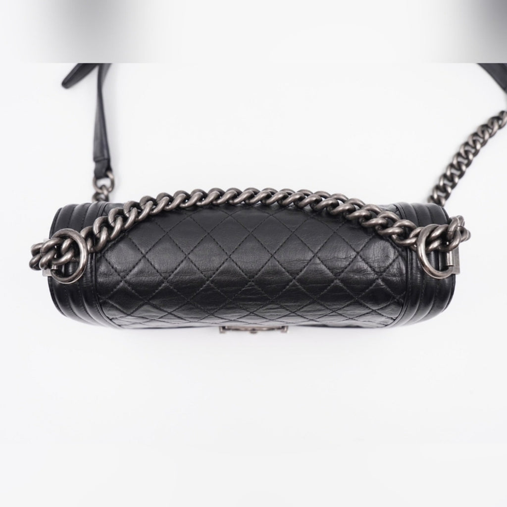 CD04 💖 CHANEL Lambskin Quilted Boy Flap Medium