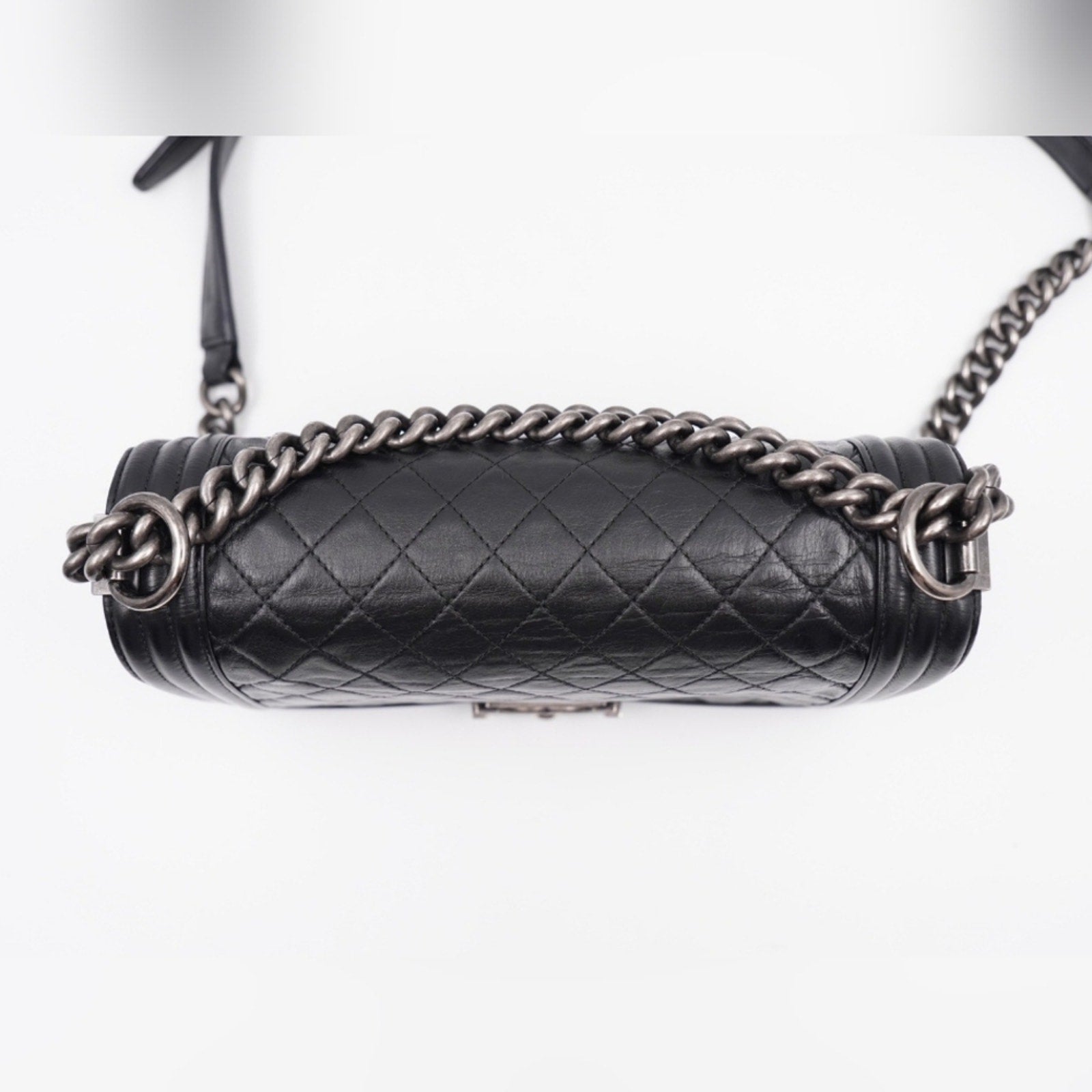 CD04 💖 CHANEL Lambskin Quilted Boy Flap Medium