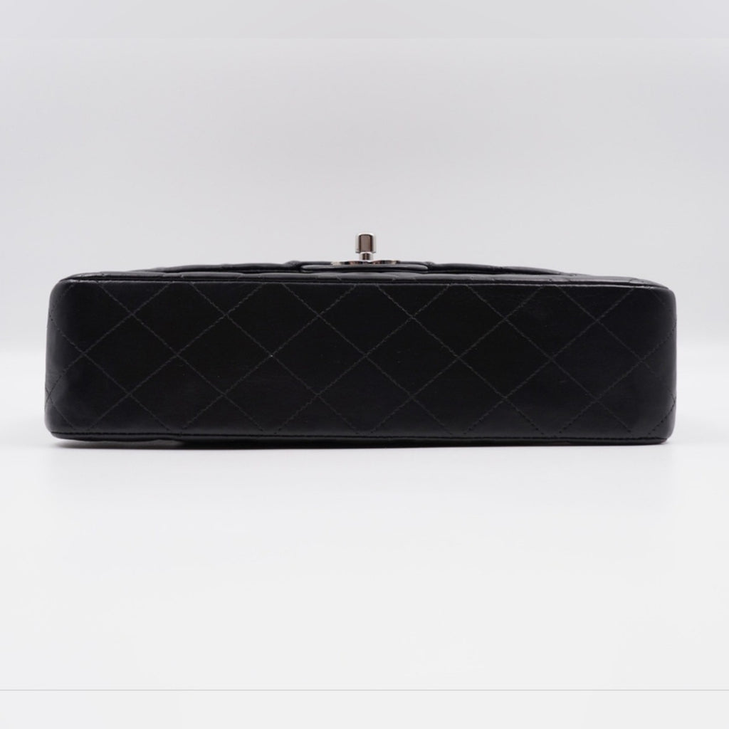 CE06 💖 Chanel Medium Classic Double Flap Bag Lambskin Silver Hardware