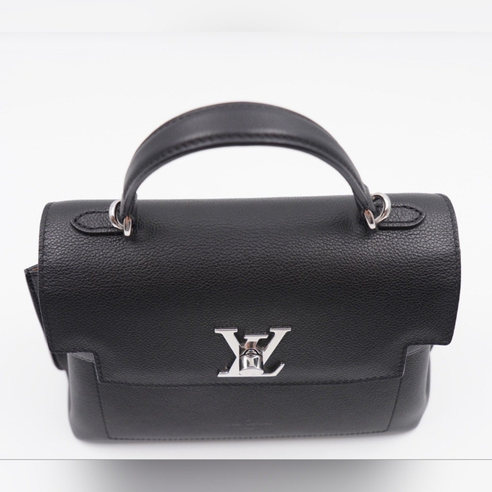 CE31 💟 Louis Vuitton Calfskin Lockme Ever BB Black