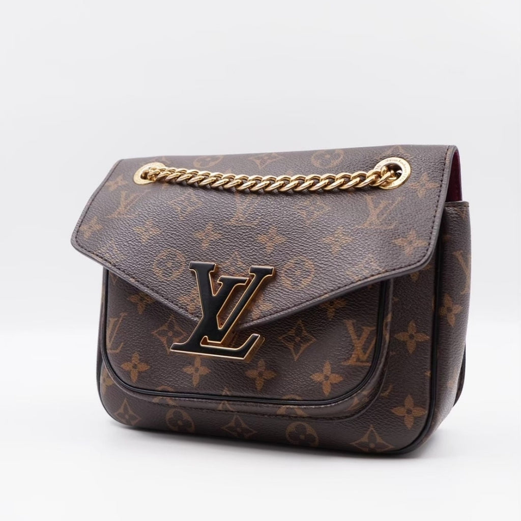 CB49 💟 Louis Vuitton Monogram Passy Crossbody bag
