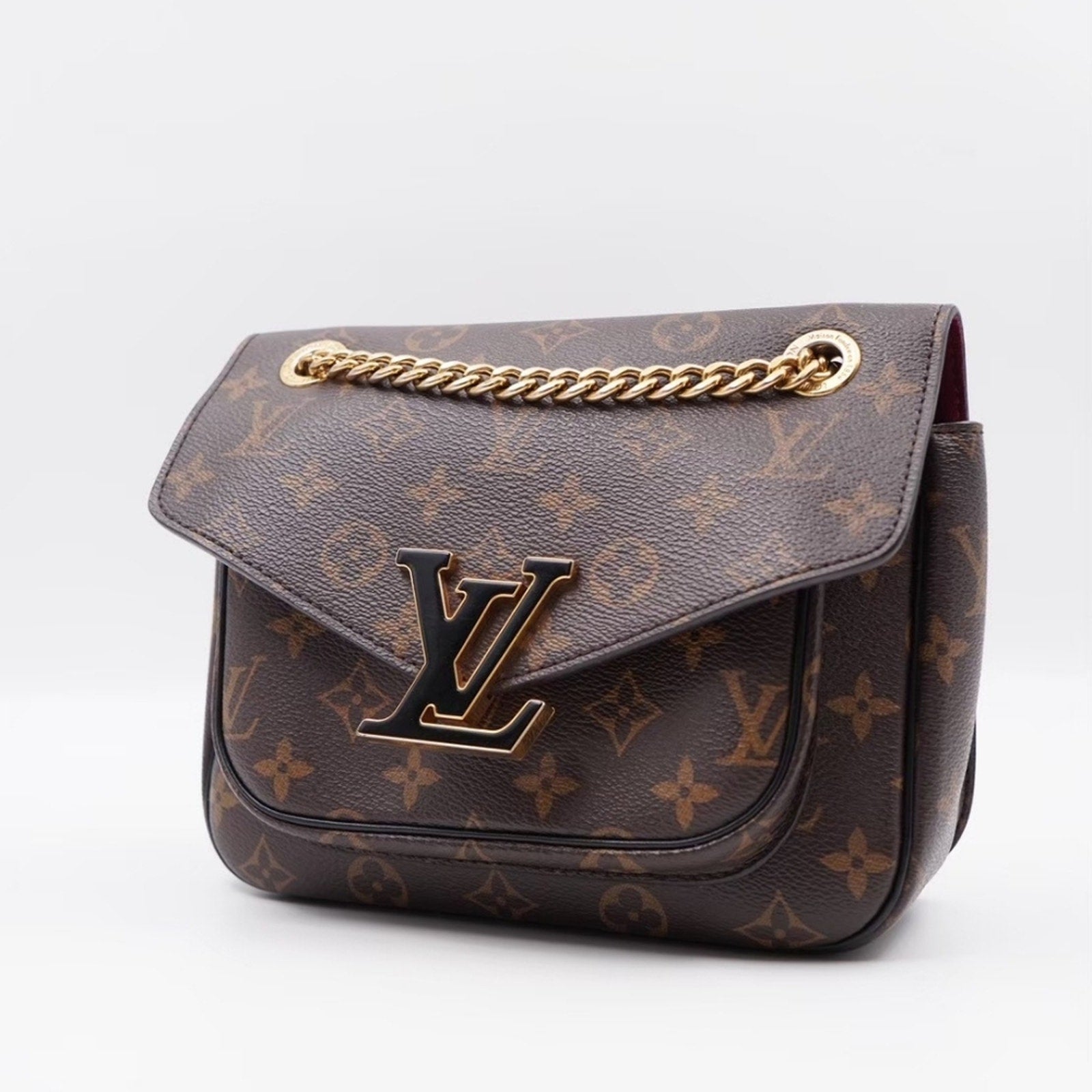 CB49 💟 Louis Vuitton Monogram Passy Crossbody bag
