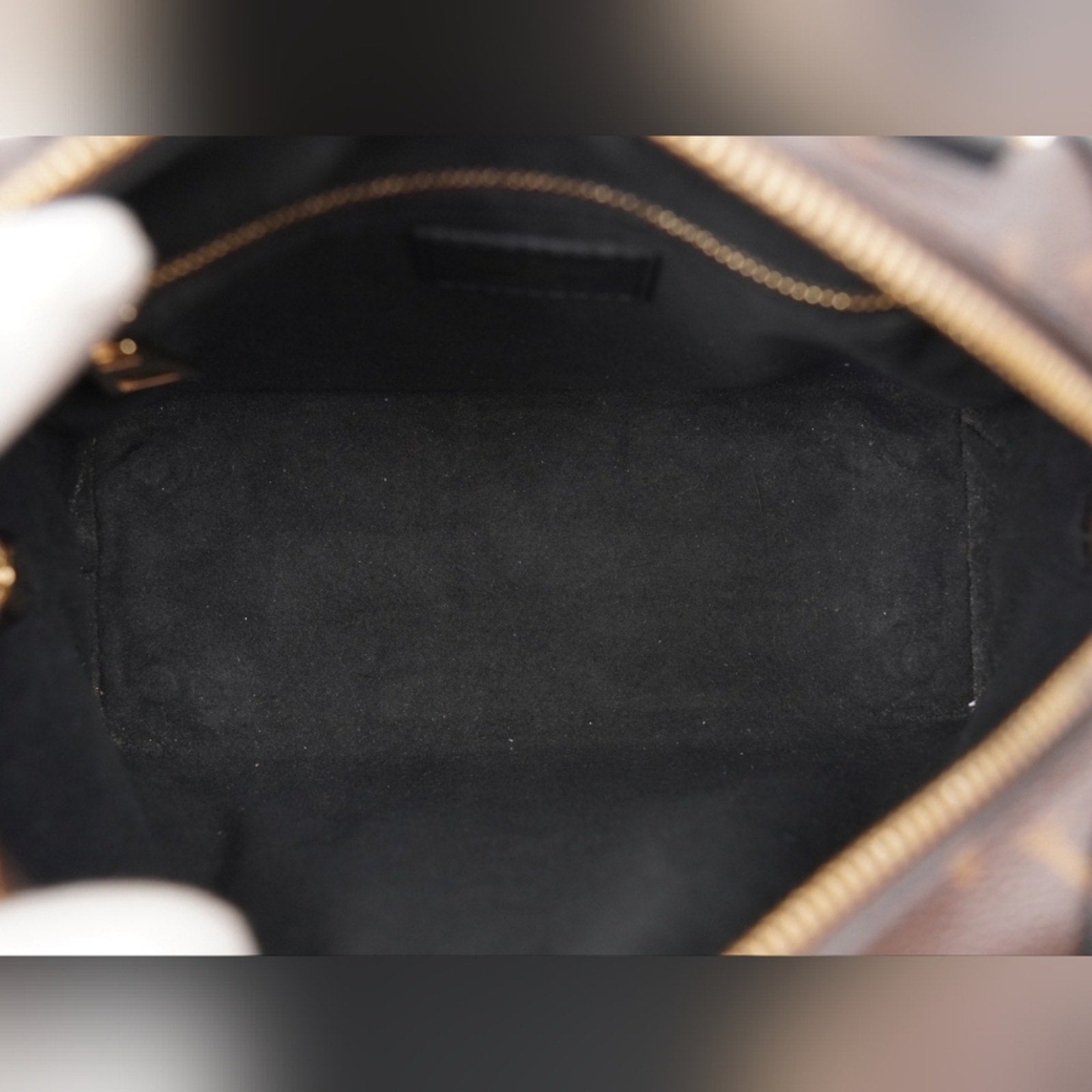 CE10 💖 Louis Vuitton Monogram Petite Malle Souple