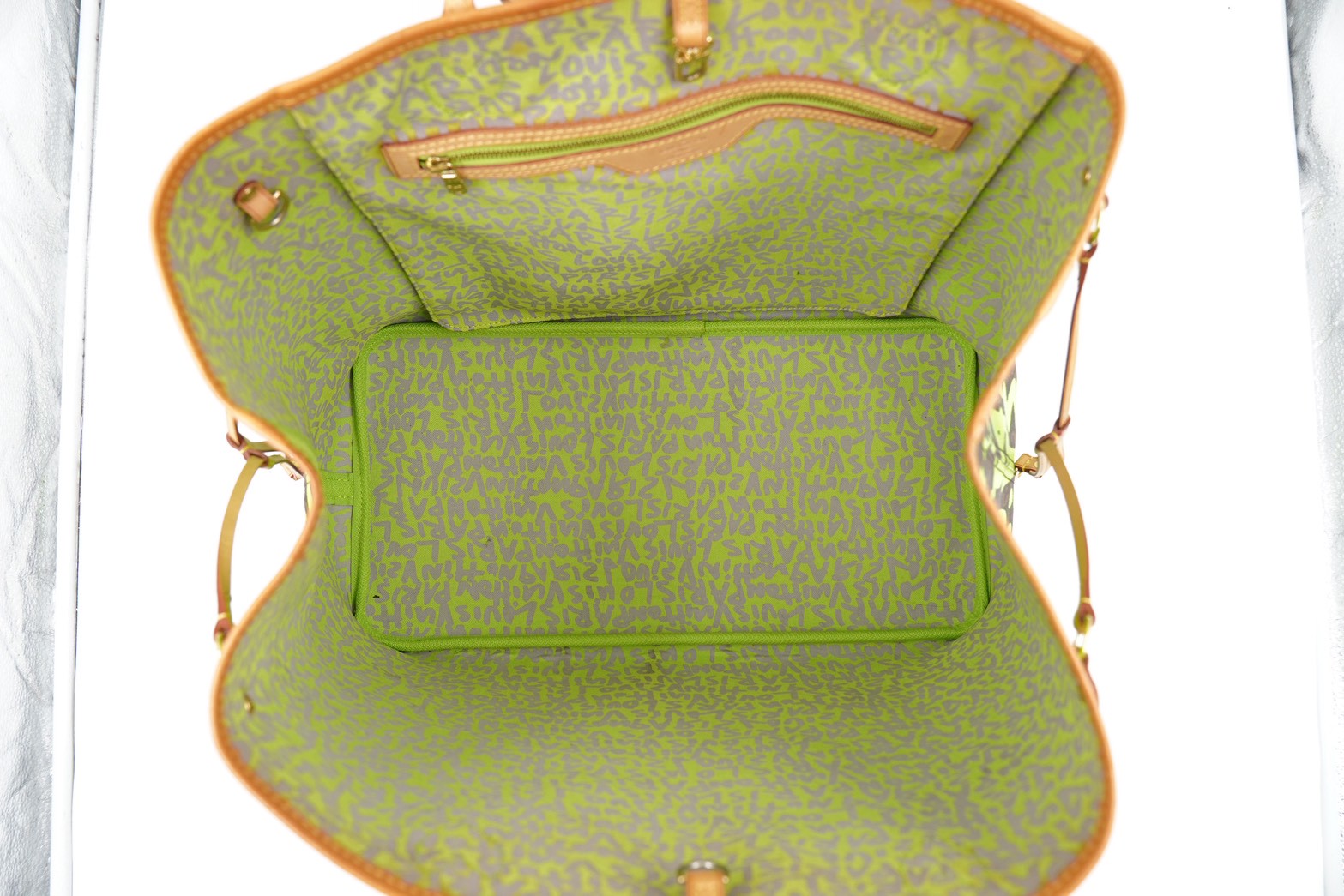 CM01 💗 Louis Vuitton Monogram Graffiti Neverfull GM Green